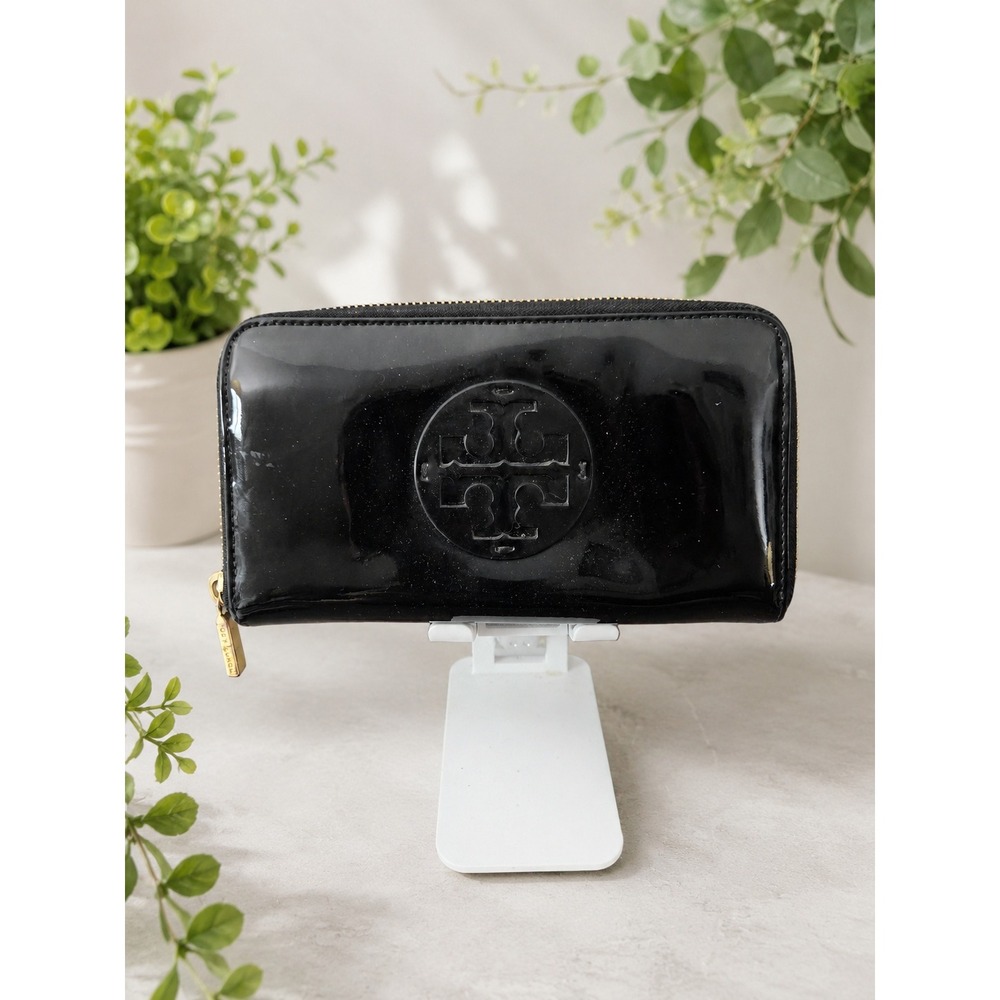 W286 Tory Burch Patent Leather ling zip wallet